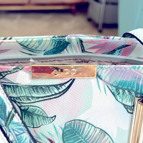 ALDO Summer Tote - Picture 2 of 4